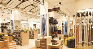 فروشگاه‌های FLO در سراسر ایران دارای کارت‌های DVR برند GEOVISION نصب‌شده هستند.